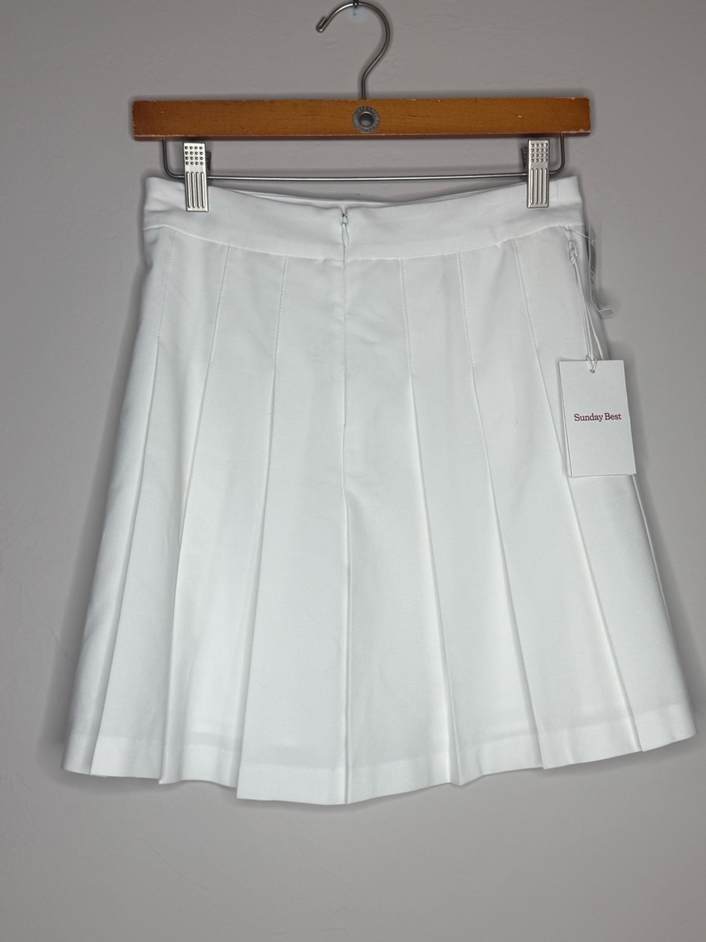 Aritzia Sunday best olive mini pleated skirt in white nwt size 4 - Picture 4 of 7